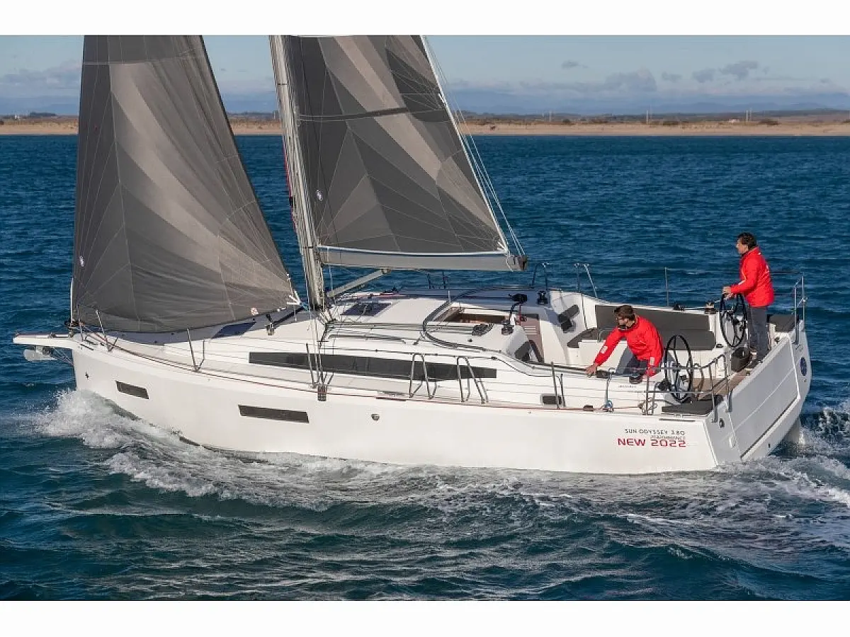 Sun Odyssey 380