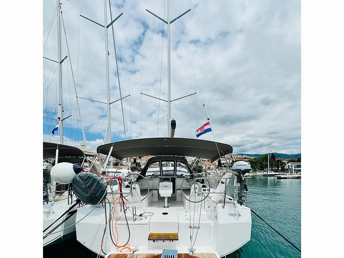 Bavaria C38